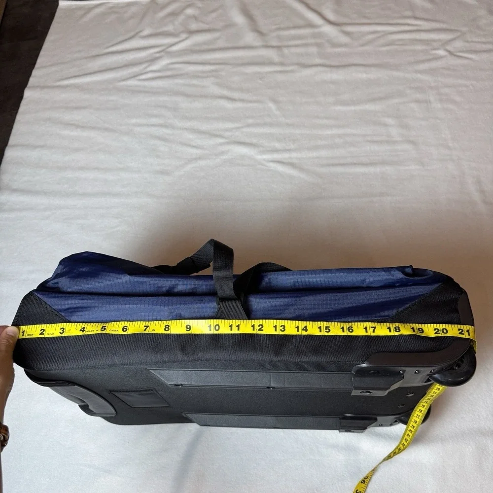 Eddie Bauer Traverse 22 Rolling Duffel Luggage Bag Carry On Duffle Suitcase Blue